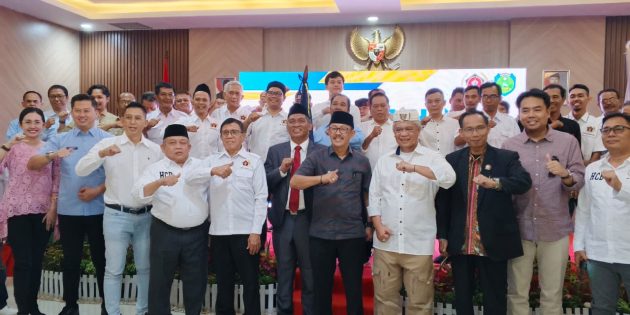 KETUM PWI HENDRI CH BANGUN KUKUHKAN PELAKSANA TUGAS PWI DAERAH SE- JABAR SERENTAK
