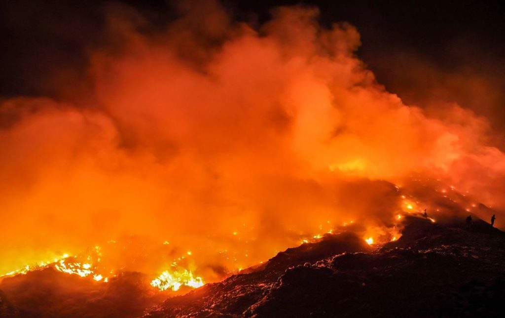 BUKAN CERITA BARU, JANGAN BIARKAN KORPORASI ASING BAKAR HUTAN INDONESIA
