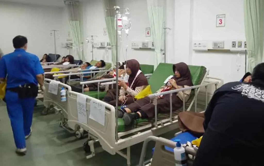 DIDUGA KERACUNAN MBG 103 SISWA SMPN 2 CISARUA DIRAWAT, BUPATI BOGOR: SETELAH UJI LAB AKAN AMBIL LANGKAH