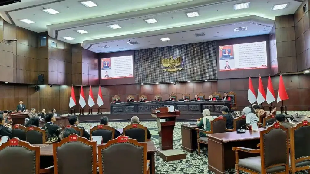 MK PUTUSKAN KEPALA DAERAH DIDAKWA PDANA BISA DIBERHENTIKAN SEMENTARA TAK TUNGGU USULAN DPRD