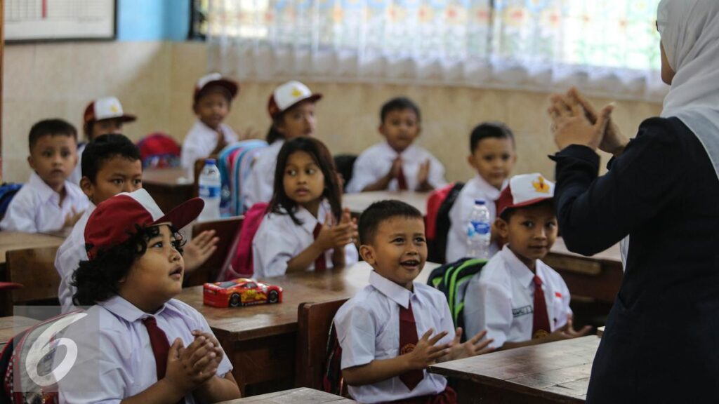 SISWA TAK LAGI OTOMATIS NAIK KELAS MULAI 2027
