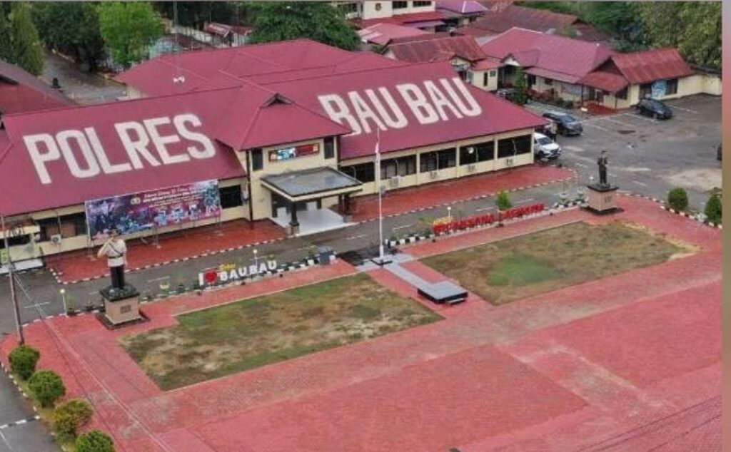 WARTAWAN TV DIANIAYA USAI REKAM POLISI PESTA MIRAS DI POLRES BAUBAU SULTENG