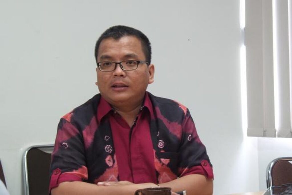 SABAR MENUNGGU, DENNY INDRAYANA OPTIMISTIS MK DISKUALIFIKASI GIBRAN
