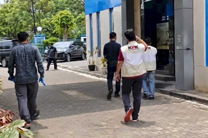 KPK GELEDAH KANTOR PT DJARUM DAN KPPBC TERKAIT BEA CUKAI