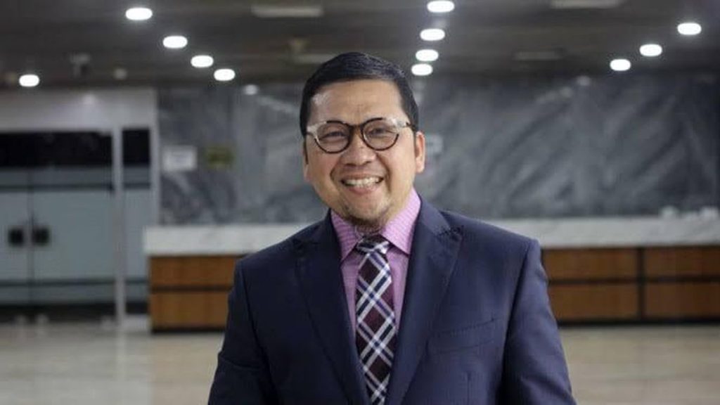 DOLI KURNIA SARANKAN NUSRON HADAPI KPK: MERASA WARGA PATUH HUKUM DATANGI SAJA