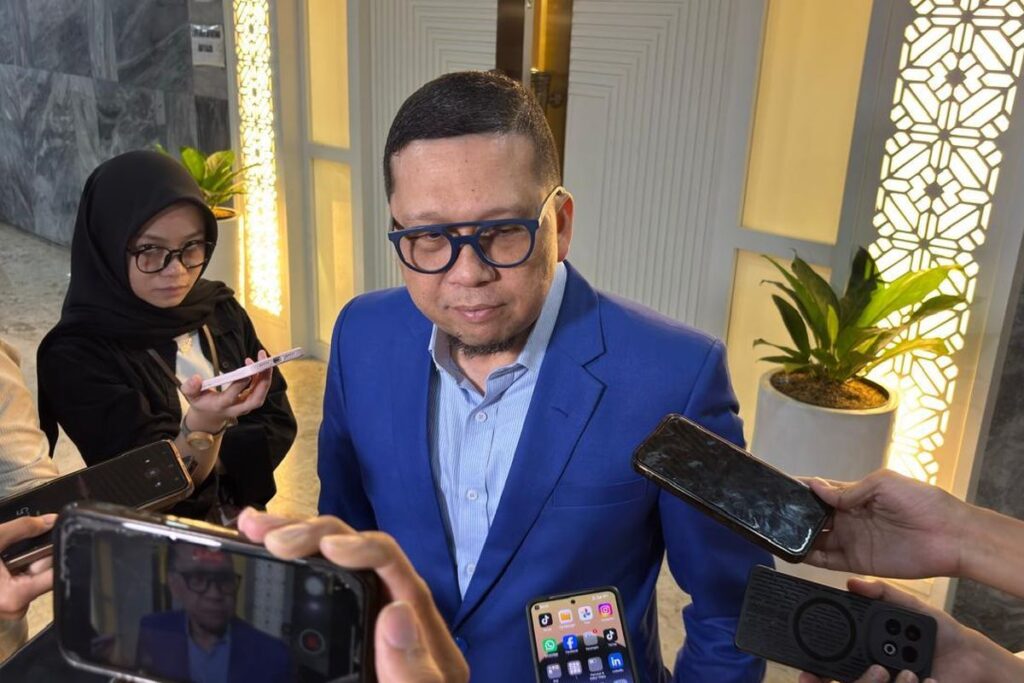 AHMAD DOLI KURNIA TANTANG KPU BUKA -BUKAAN DUGAAN PENYELUNDUPAN PKPU GIBRAN