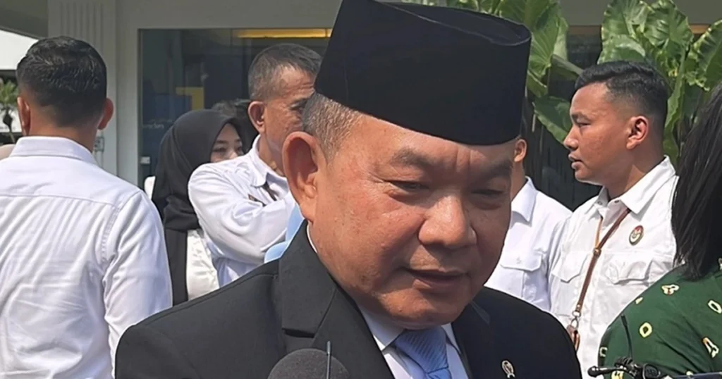 PRESIDEN PRABOWO BOLEHKAN REKRUTMEN TNI DAN POLRI BERKACAMATA